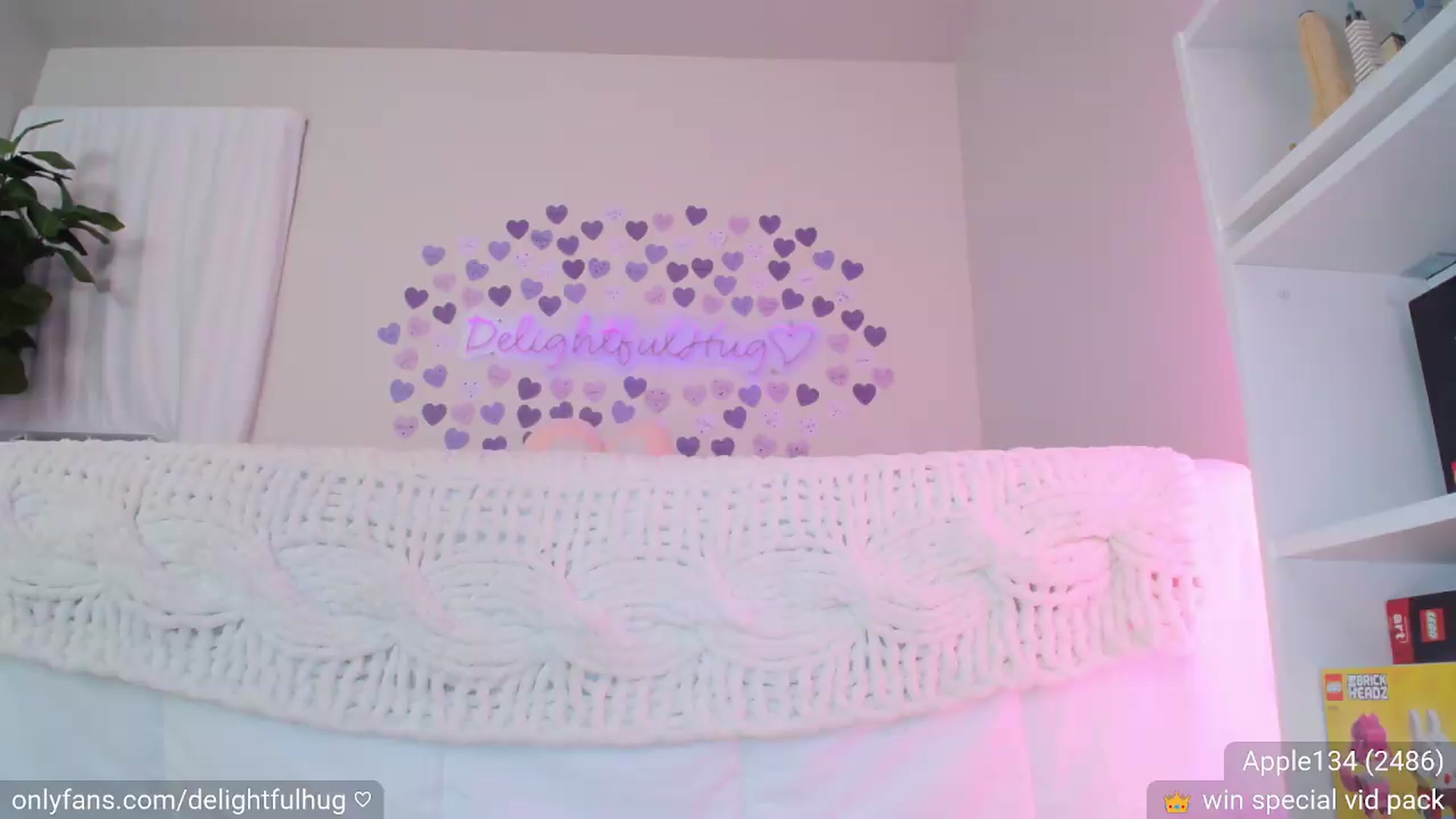 Gallery image thumbnail from DelightfulHug's myfreecams stream on, 08/22/2026, 04:47 image 1 of 20