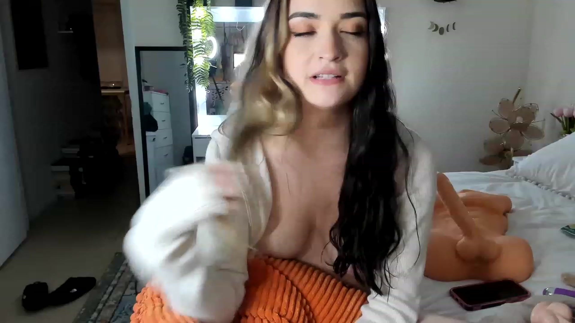 Gallery image thumbnail from DelilahWylde's myfreecams stream on, 08/06/2023, 06:01 image 8 of 20