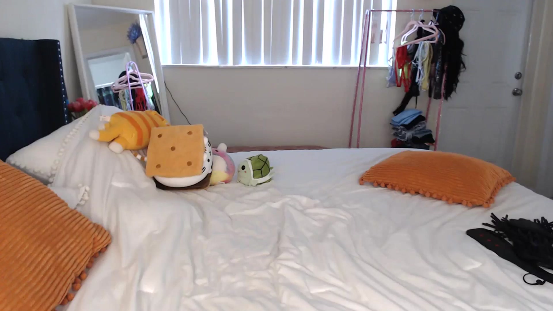 Gallery image thumbnail from DelilahWylde's myfreecams stream on, 09/12/2023, 21:08 image 19 of 20