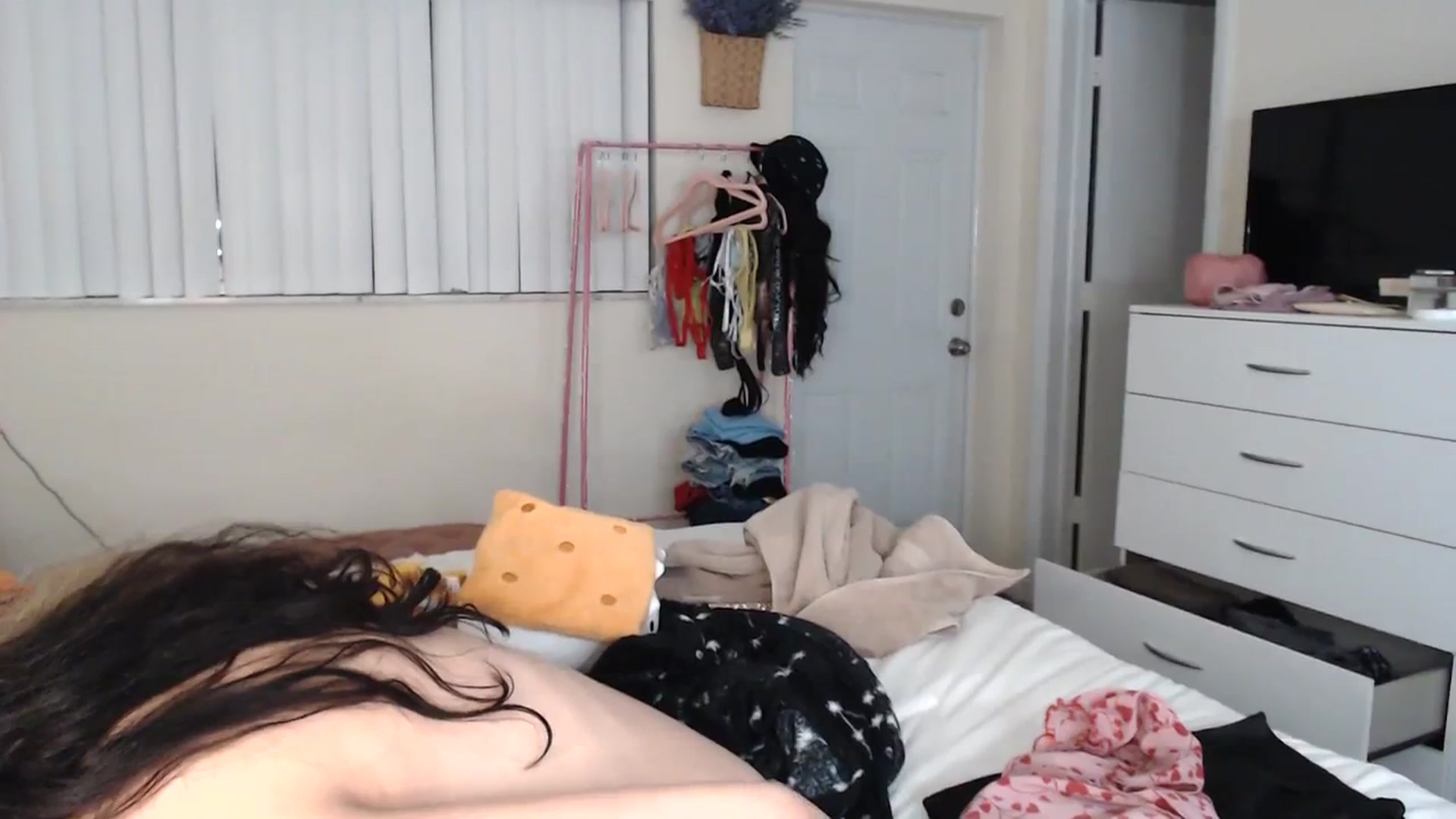 Gallery image thumbnail from DelilahWylde's myfreecams stream on, 09/13/2023, 24:07 image 9 of 20