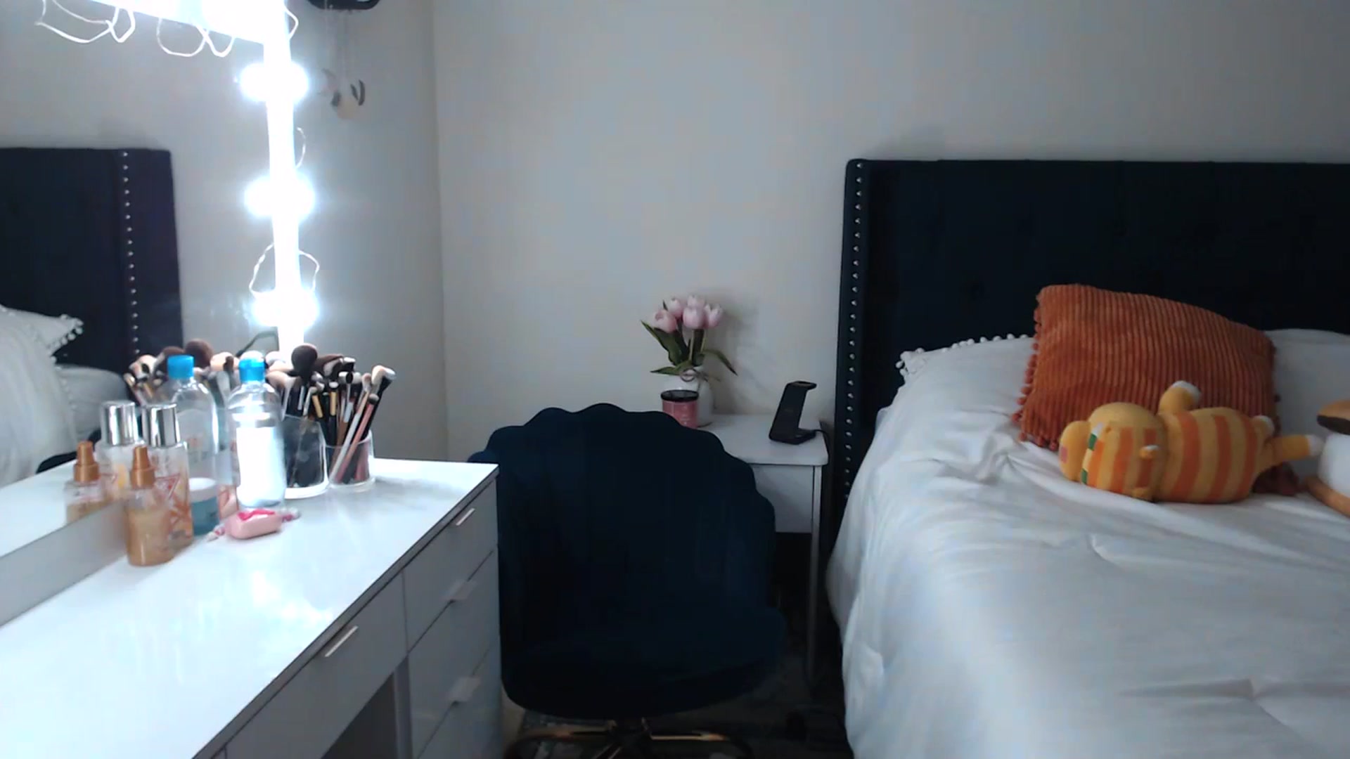 Gallery image thumbnail from DelilahWylde's myfreecams stream on, 09/23/2023, 02:09 image 4 of 20