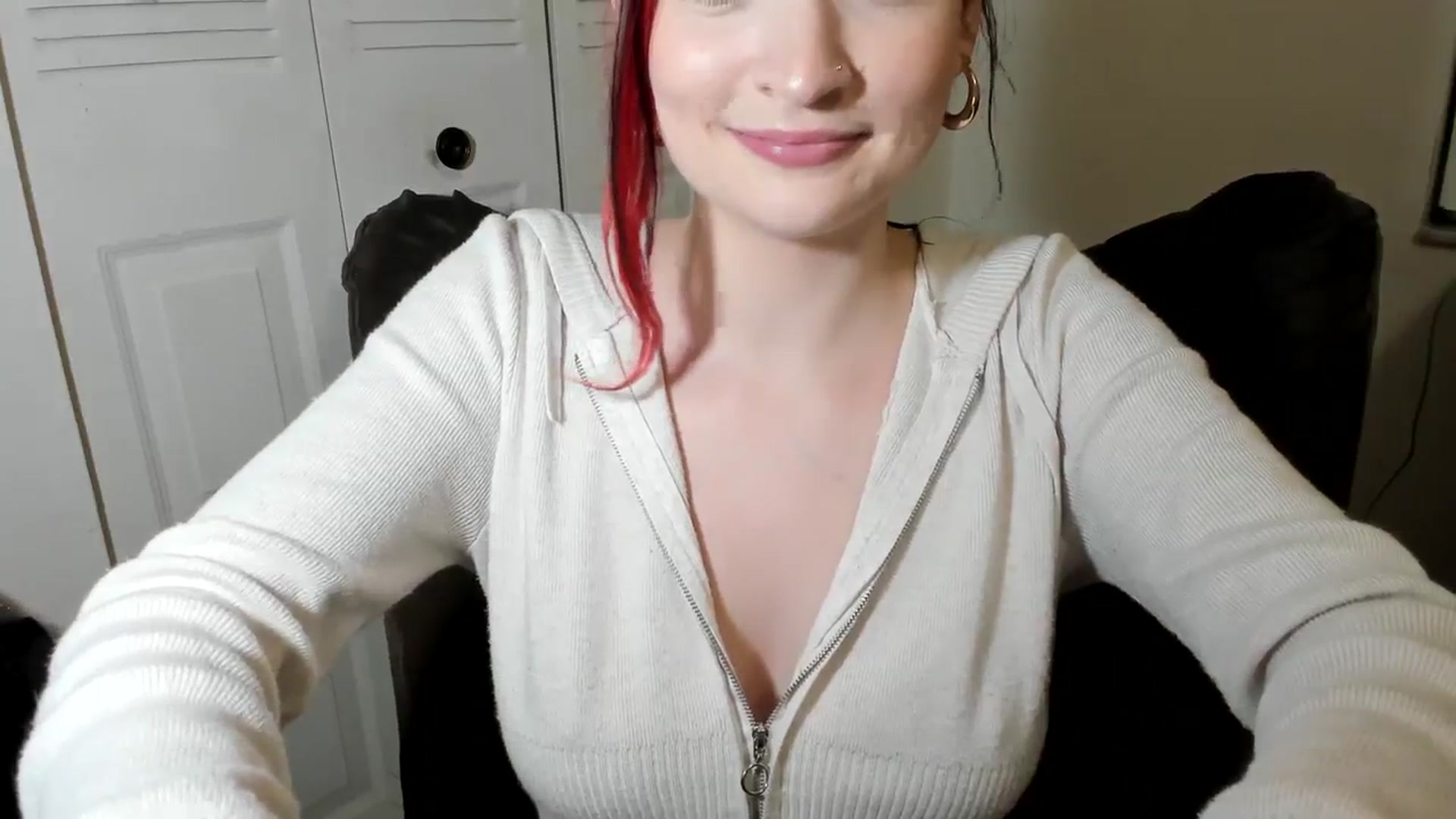 Gallery image thumbnail from DelilahWylde's myfreecams stream on, 12/01/2023, 23:17 image 8 of 20