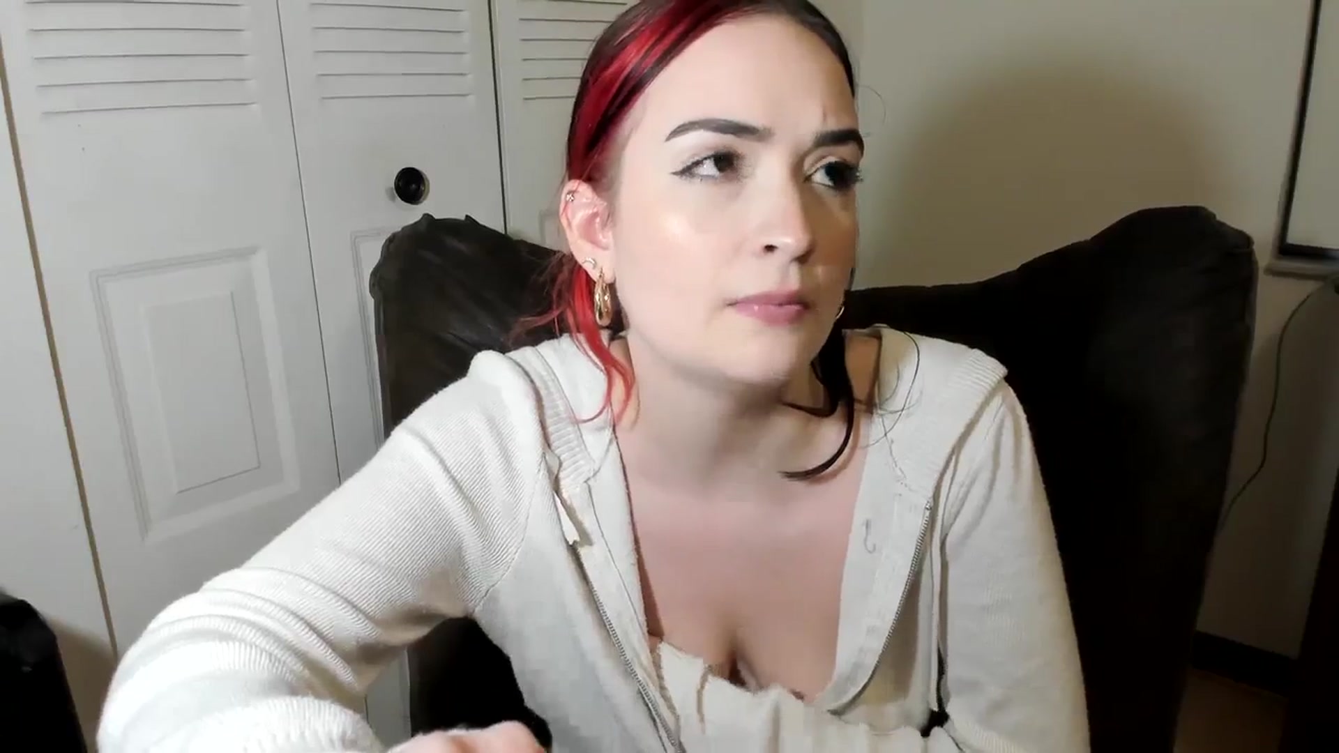 Gallery image thumbnail from DelilahWylde's myfreecams stream on, 12/01/2023, 23:17 image 5 of 20