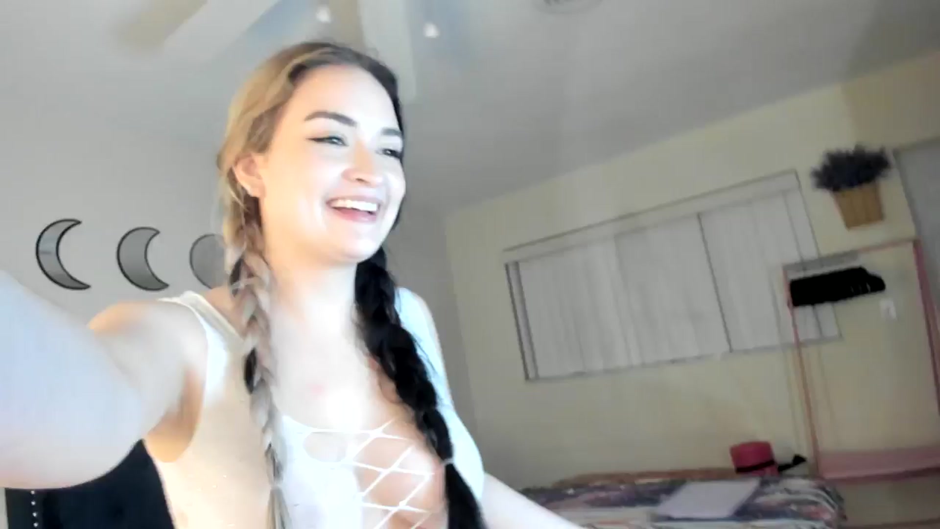 Gallery image thumbnail from DelilahWylde's myfreecams stream on, 11/17/2024, 02:10 image 15 of 20