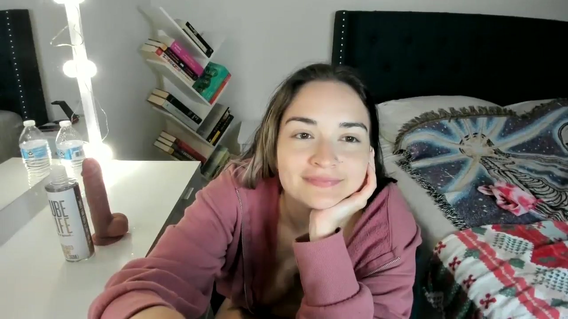 Gallery image thumbnail from DelilahWylde's myfreecams stream on, 06/01/2025, 04:51 image 14 of 20