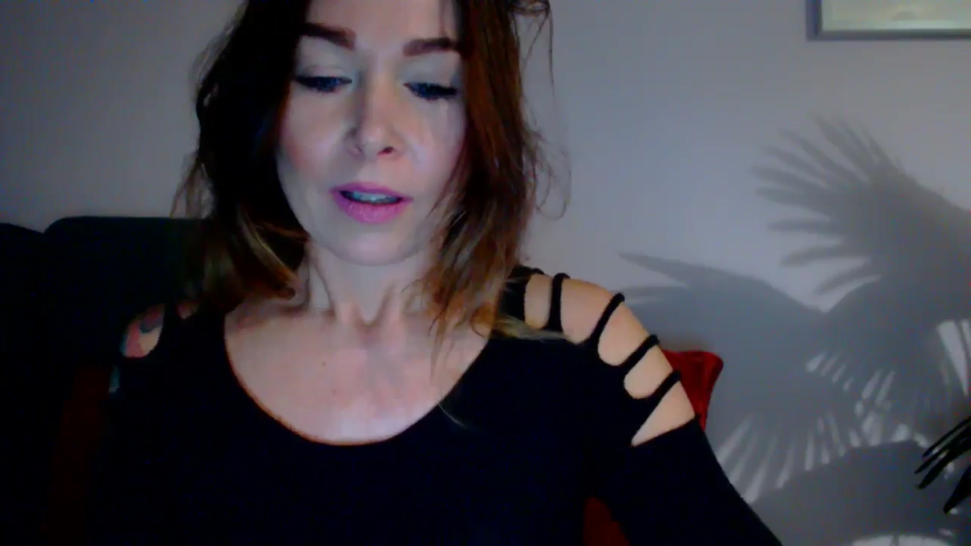 Gallery image thumbnail from Delilah_sweet's myfreecams stream on, 11/09/2023, 16:35 image 6 of 20