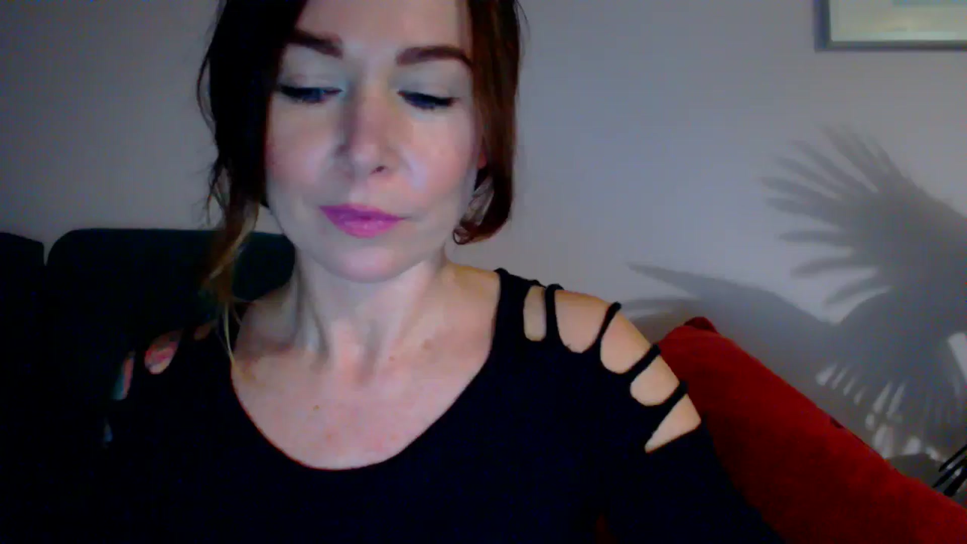 Gallery image thumbnail from Delilah_sweet's myfreecams stream on, 11/09/2023, 17:47 image 14 of 20