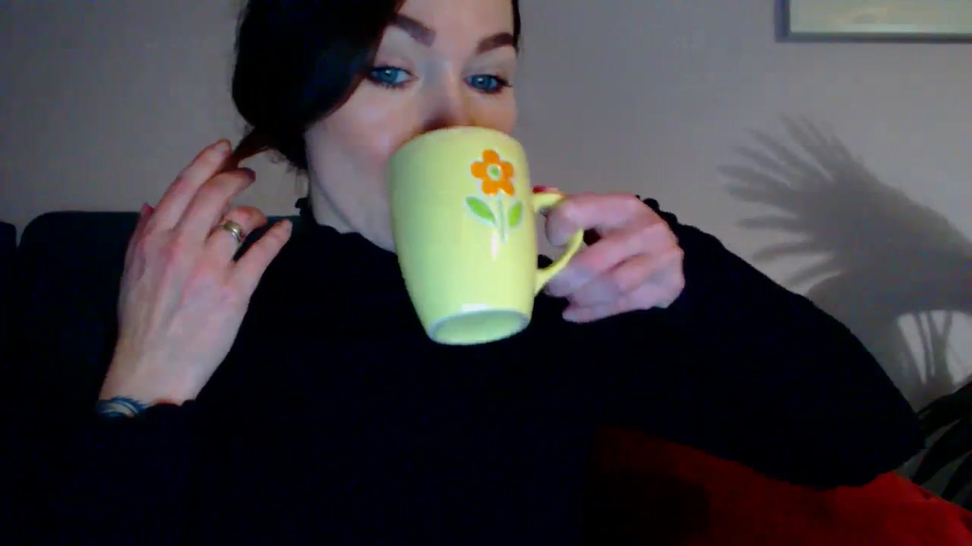 Gallery image thumbnail from Delilah_sweet's myfreecams stream on, 11/13/2023, 16:35 image 14 of 20