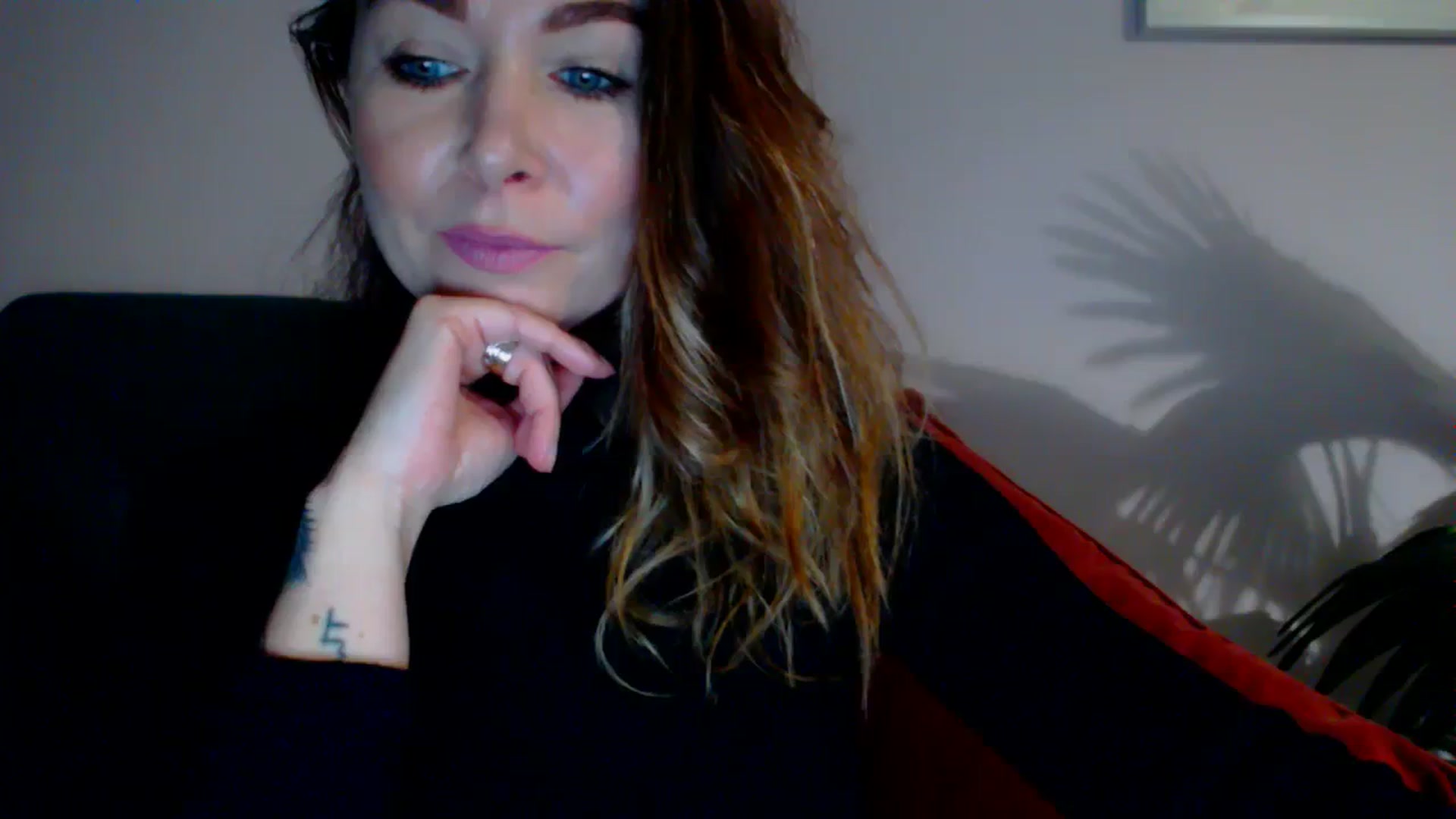 Gallery image thumbnail from Delilah_sweet's myfreecams stream on, 11/13/2023, 17:47 image 3 of 20