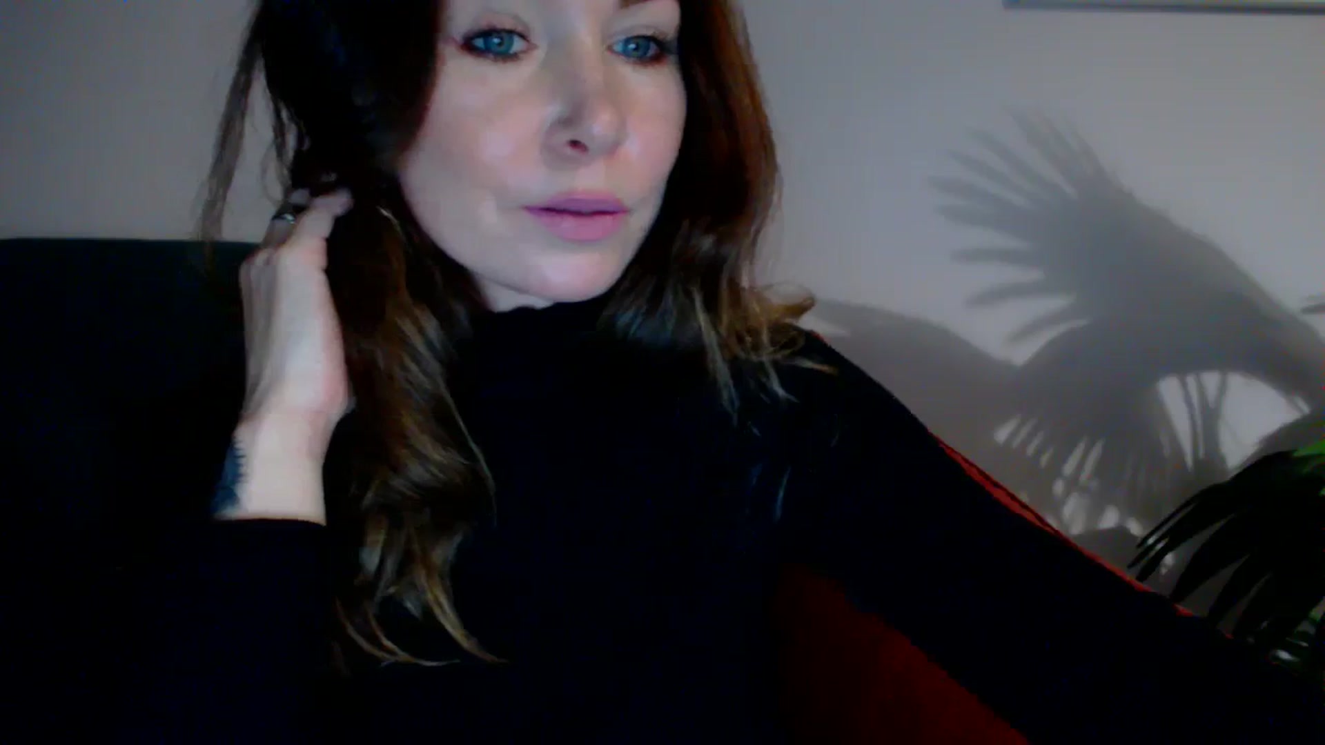 Gallery image thumbnail from Delilah_sweet's myfreecams stream on, 11/13/2023, 17:47 image 15 of 20
