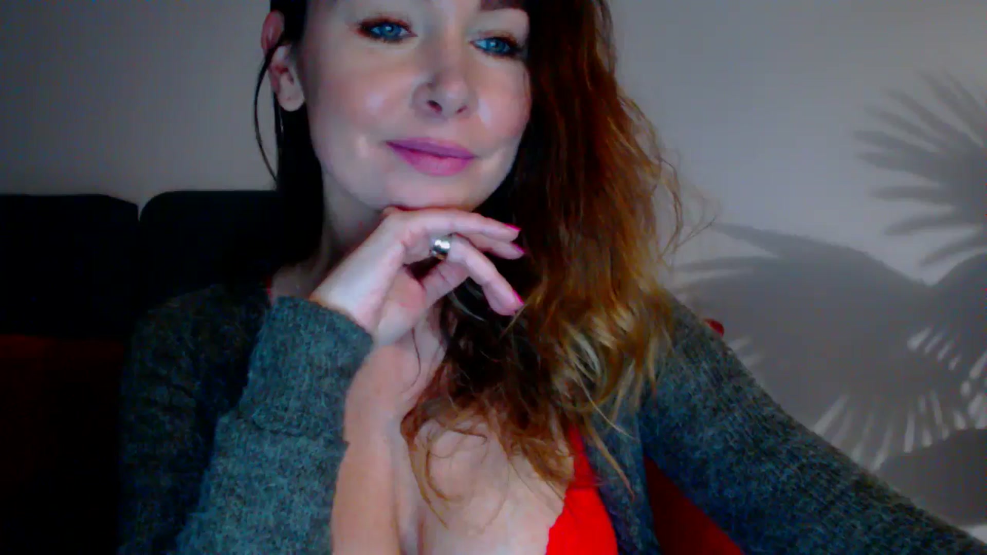 Gallery image thumbnail from Delilah_sweet's myfreecams stream on, 11/15/2023, 18:24 image 2 of 20