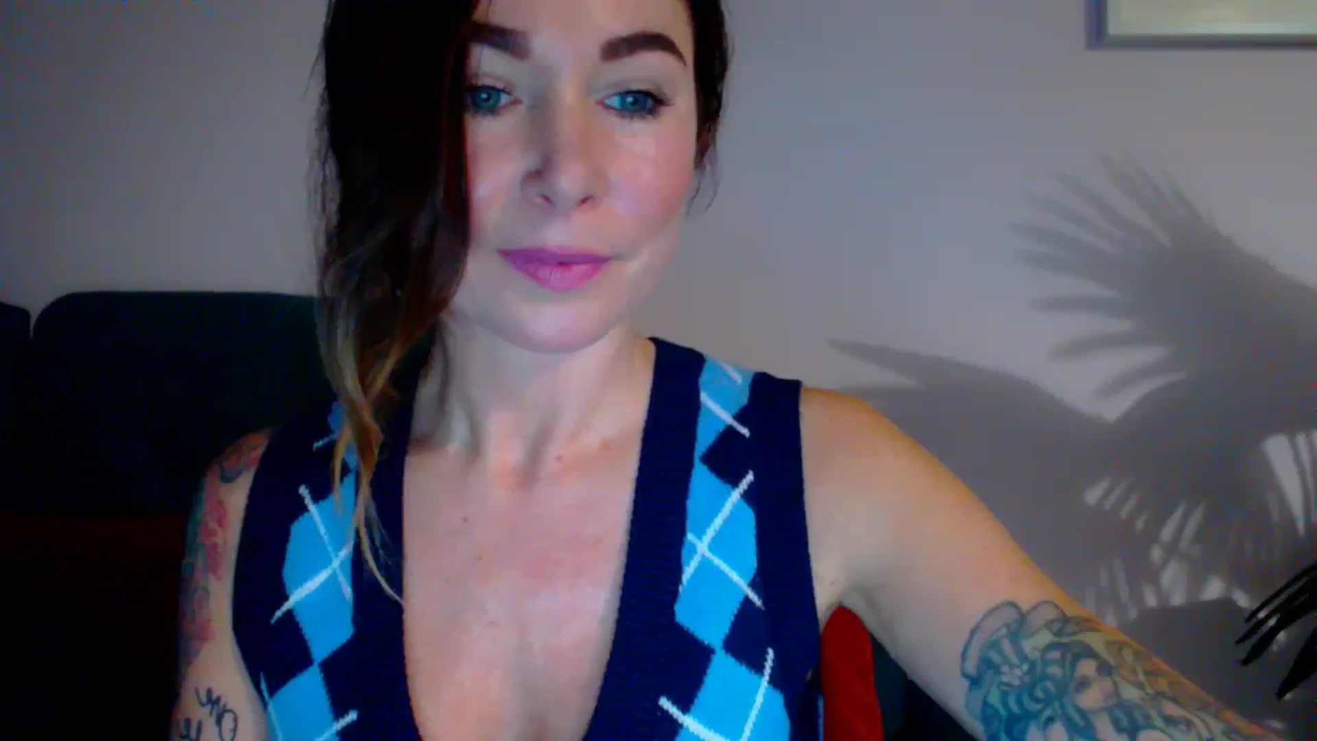 Gallery image thumbnail from Delilah_sweet's myfreecams stream on, 11/16/2023, 14:37 image 19 of 20