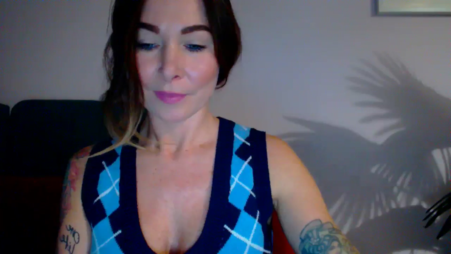 Gallery image thumbnail from Delilah_sweet's myfreecams stream on, 11/16/2023, 14:37 image 17 of 20