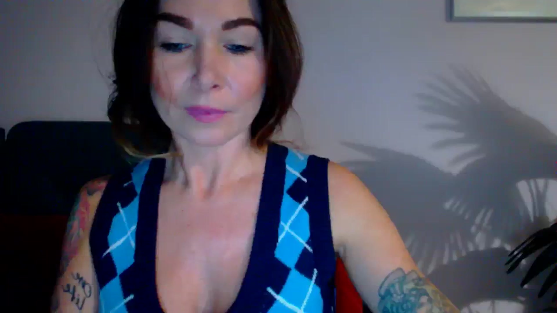Gallery image thumbnail from Delilah_sweet's myfreecams stream on, 11/16/2023, 14:37 image 10 of 20