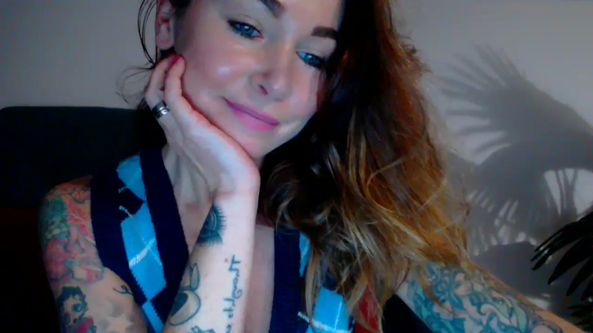 Gallery image thumbnail from Delilah_sweet's myfreecams stream on, 11/16/2023, 15:36 image 4 of 20