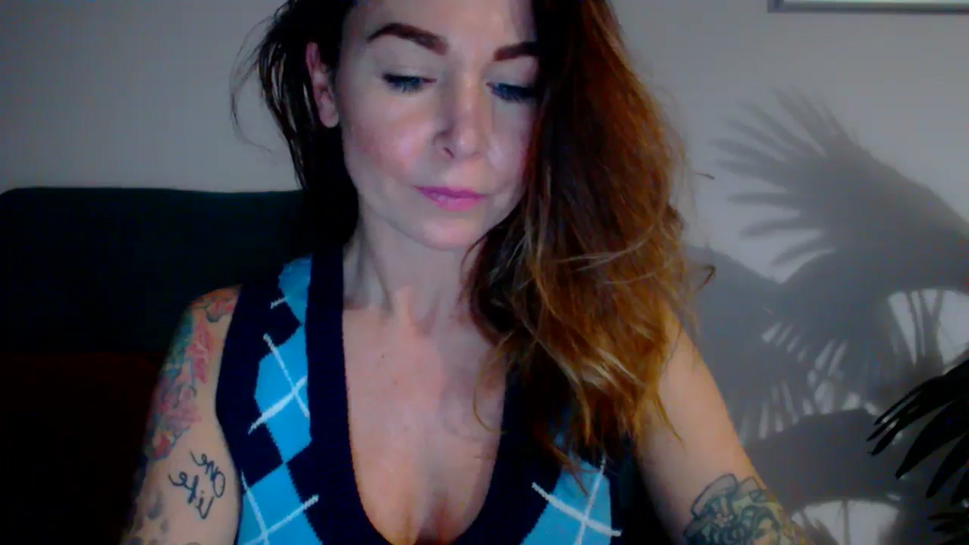 Gallery image thumbnail from Delilah_sweet's myfreecams stream on, 11/16/2023, 15:36 image 16 of 20