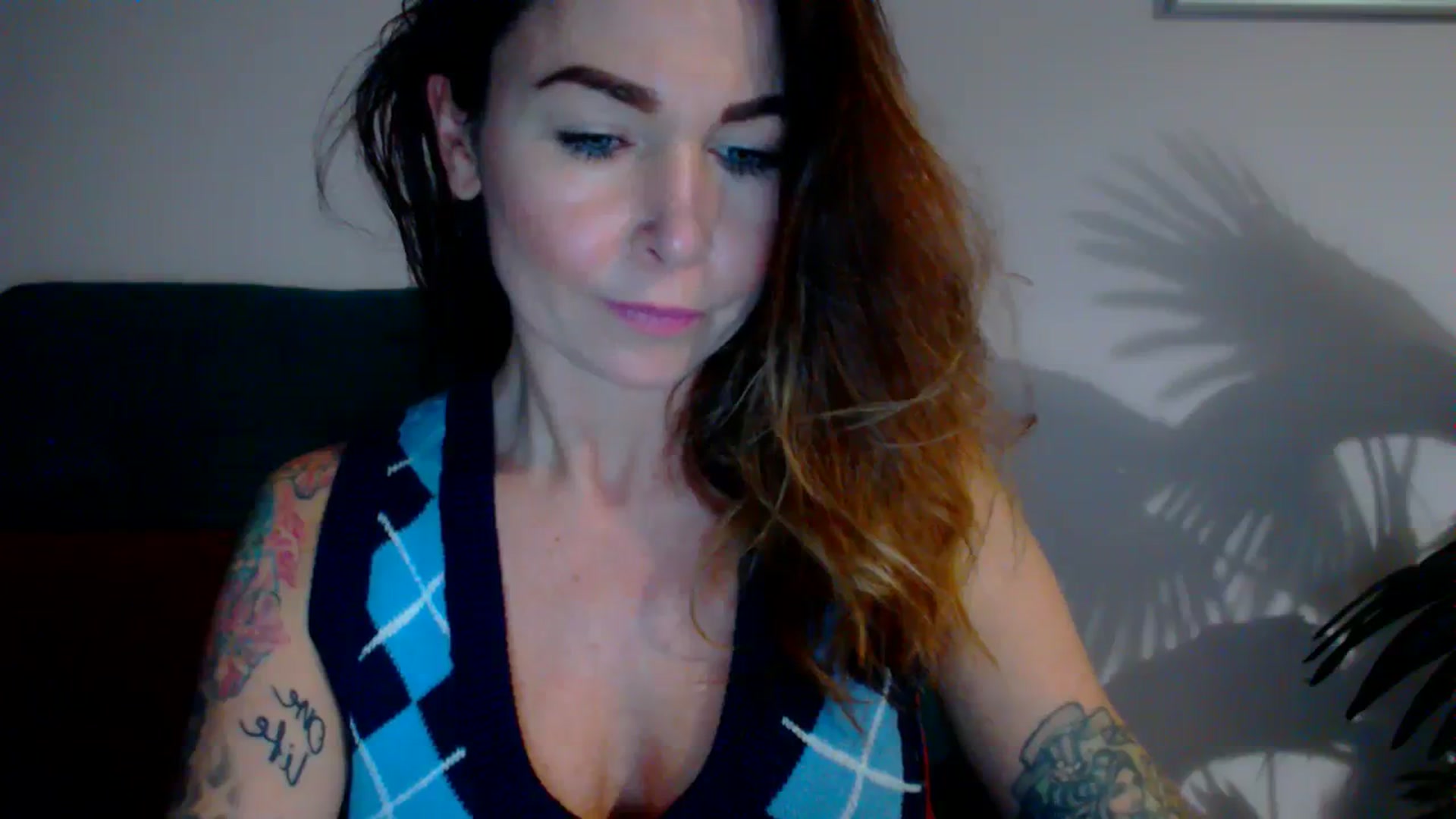 Gallery image thumbnail from Delilah_sweet's myfreecams stream on, 11/16/2023, 15:36 image 17 of 20