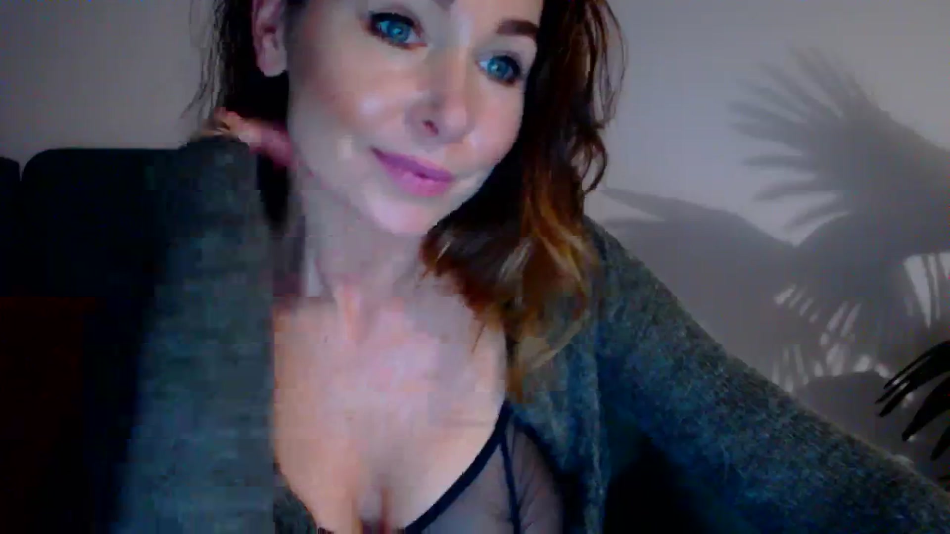 Gallery image thumbnail from Delilah_sweet's myfreecams stream on, 11/20/2023, 18:38 image 6 of 20