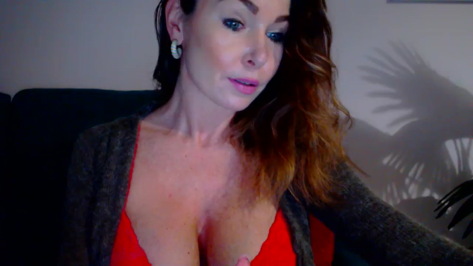 Gallery image thumbnail from Delilah_sweet's myfreecams stream on, 11/21/2023, 17:40 image 12 of 20