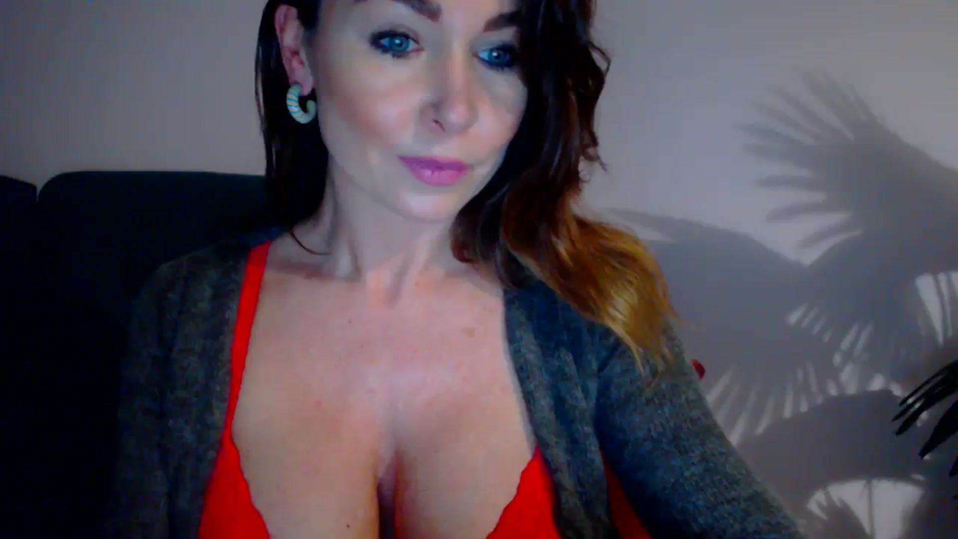 Gallery image thumbnail from Delilah_sweet's myfreecams stream on, 11/21/2023, 17:40 image 3 of 20