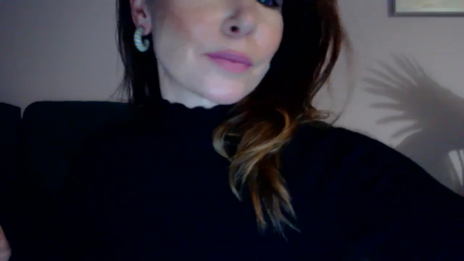 Gallery image thumbnail from Delilah_sweet's myfreecams stream on, 11/22/2023, 16:58 image 3 of 20