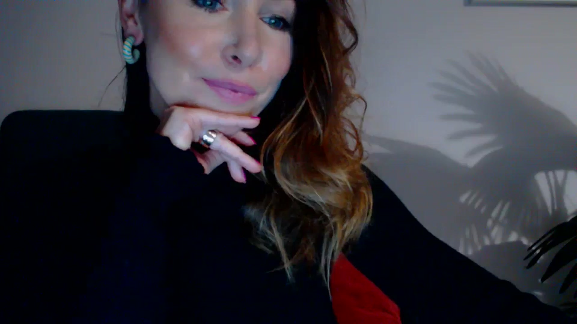 Gallery image thumbnail from Delilah_sweet's myfreecams stream on, 11/22/2023, 17:47 image 13 of 20