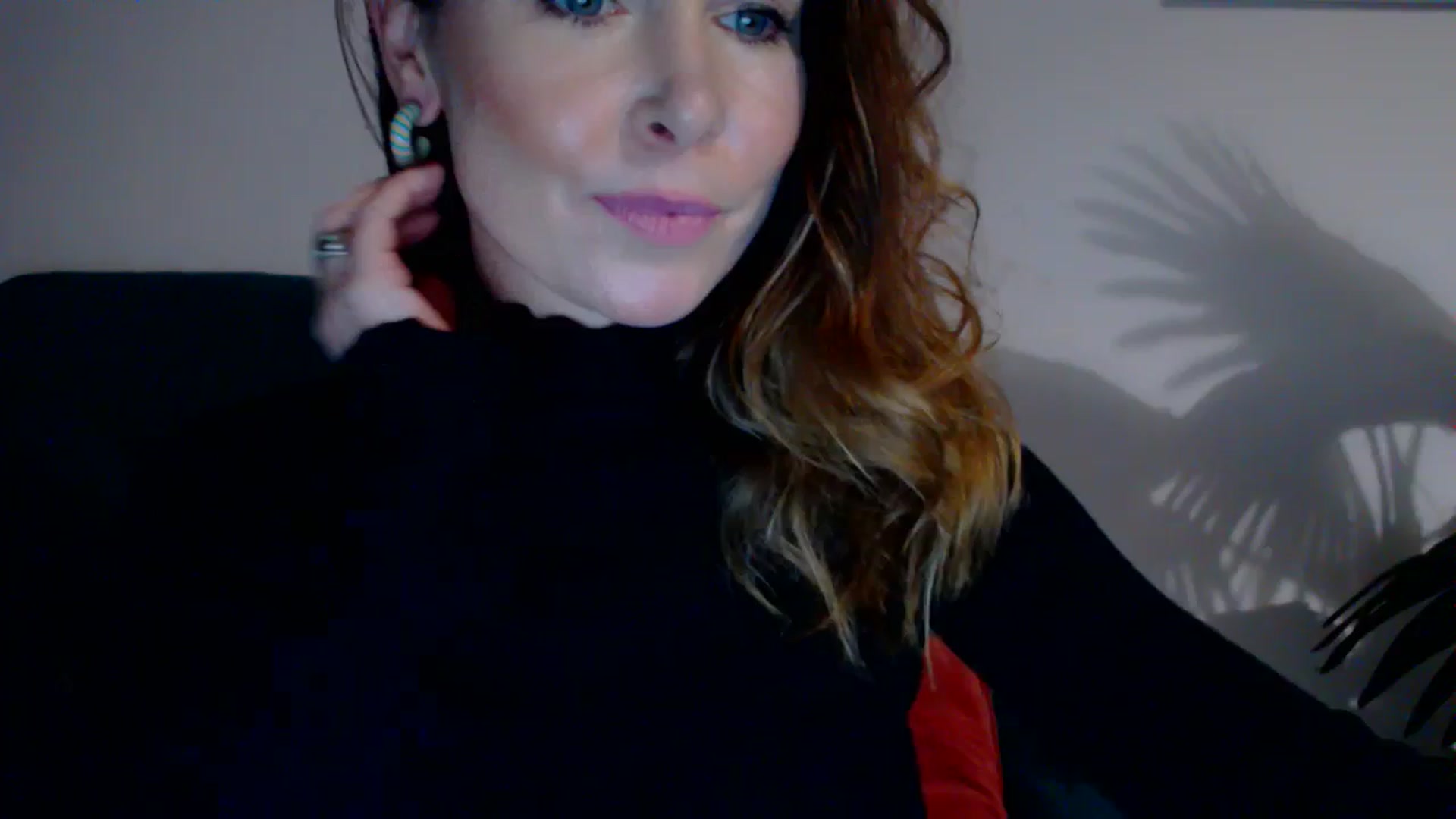Gallery image thumbnail from Delilah_sweet's myfreecams stream on, 11/22/2023, 17:47 image 12 of 20