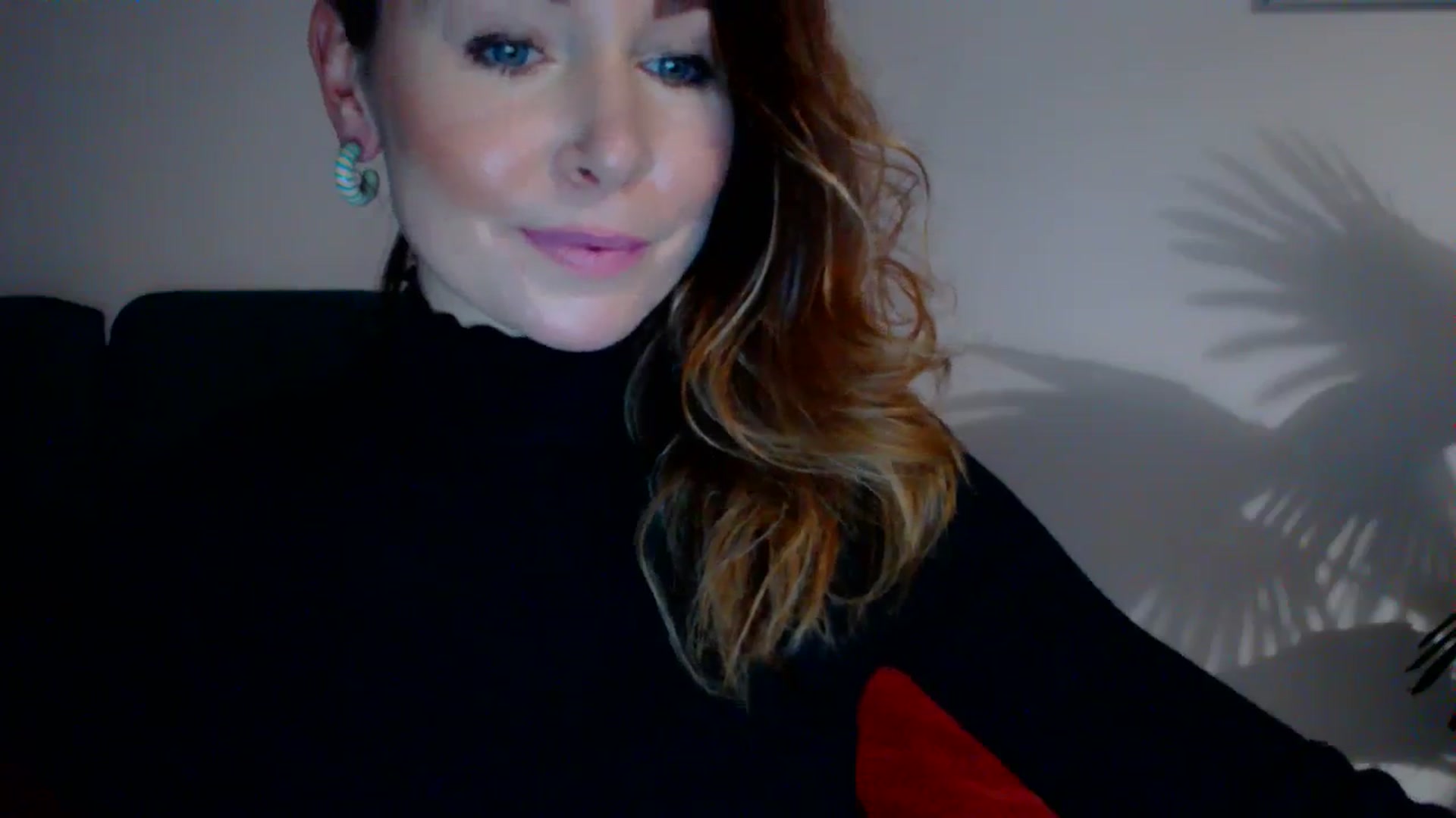 Gallery image thumbnail from Delilah_sweet's myfreecams stream on, 11/22/2023, 17:47 image 3 of 20