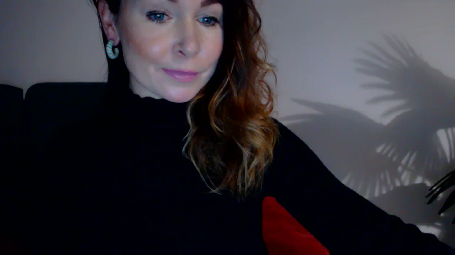 Gallery image thumbnail from Delilah_sweet's myfreecams stream on, 11/22/2023, 17:47 image 9 of 20