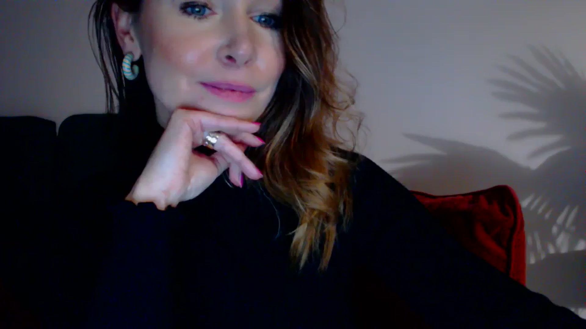Gallery image thumbnail from Delilah_sweet's myfreecams stream on, 11/22/2023, 18:48 image 17 of 20