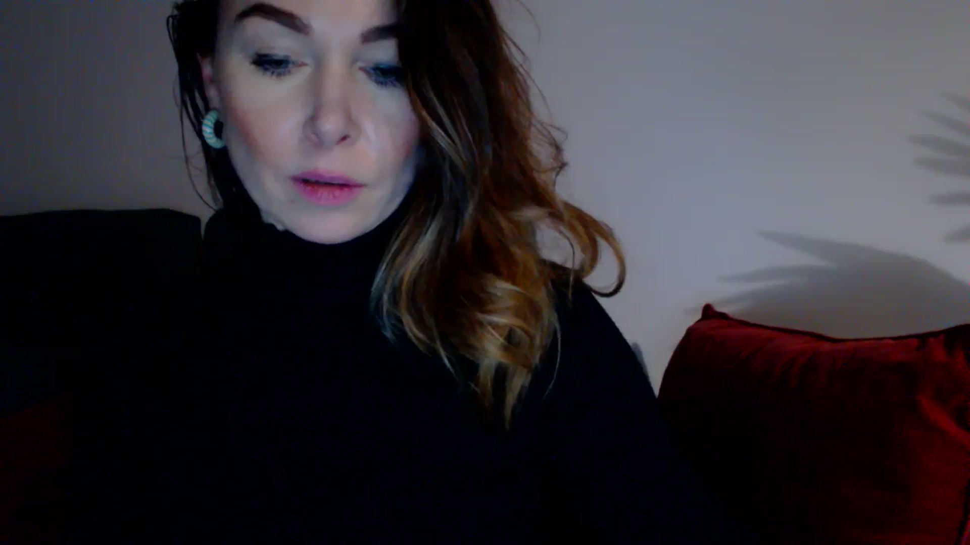 Gallery image thumbnail from Delilah_sweet's myfreecams stream on, 11/22/2023, 18:48 image 13 of 20