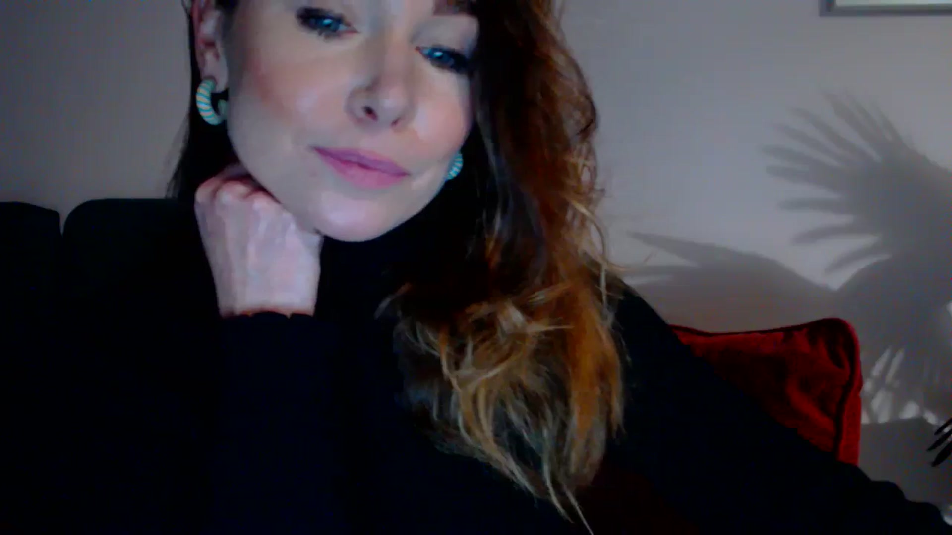 Gallery image thumbnail from Delilah_sweet's myfreecams stream on, 11/22/2023, 18:48 image 8 of 20