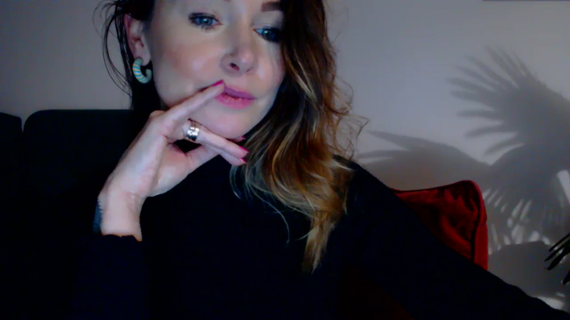 Gallery image thumbnail from Delilah_sweet's myfreecams stream on, 11/22/2023, 18:48 image 18 of 20