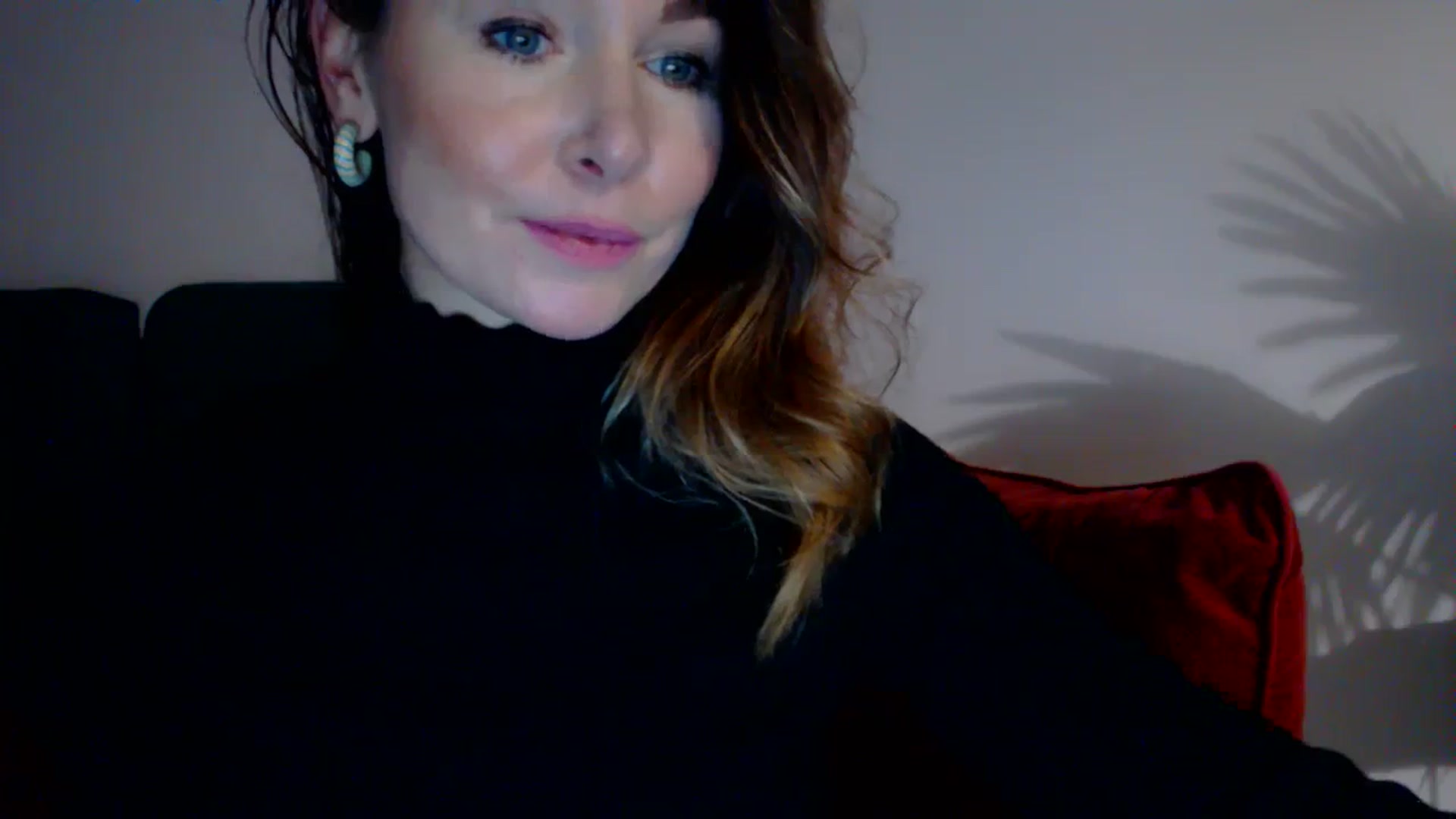 Gallery image thumbnail from Delilah_sweet's myfreecams stream on, 11/22/2023, 18:48 image 16 of 20