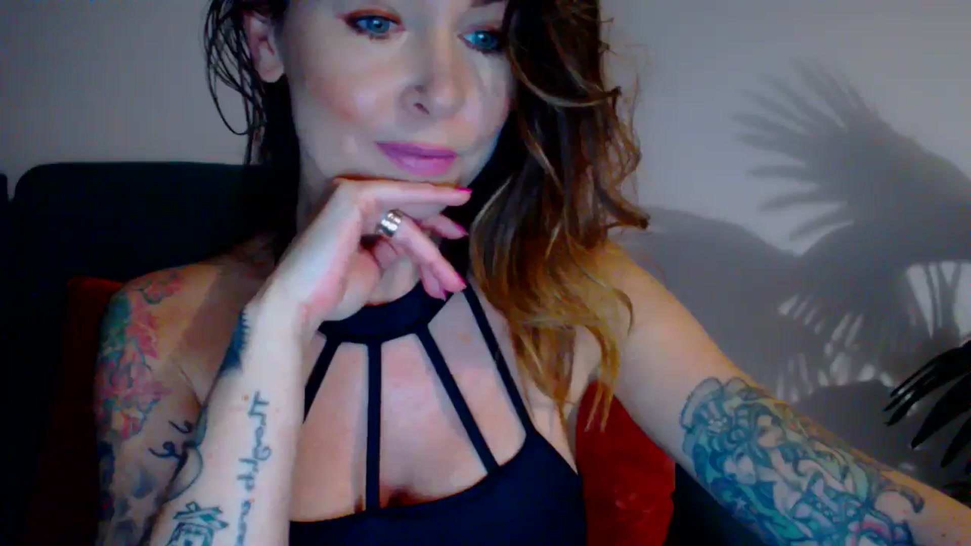 Gallery image thumbnail from Delilah_sweet's myfreecams stream on, 11/23/2023, 15:29 image 8 of 20