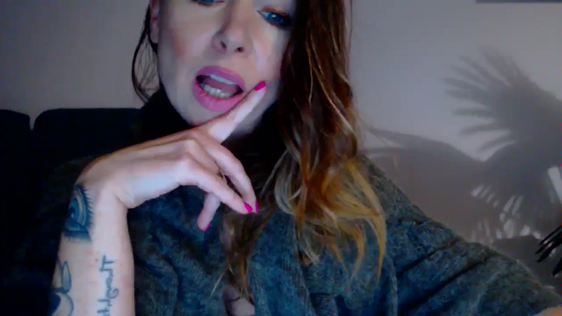 Gallery image thumbnail from Delilah_sweet's myfreecams stream on, 11/23/2023, 16:46 image 2 of 20