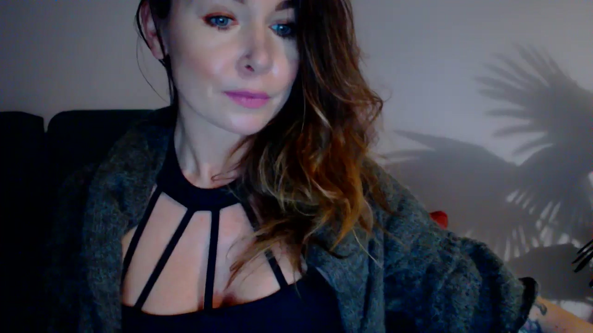 Gallery image thumbnail from Delilah_sweet's myfreecams stream on, 11/23/2023, 16:46 image 11 of 20