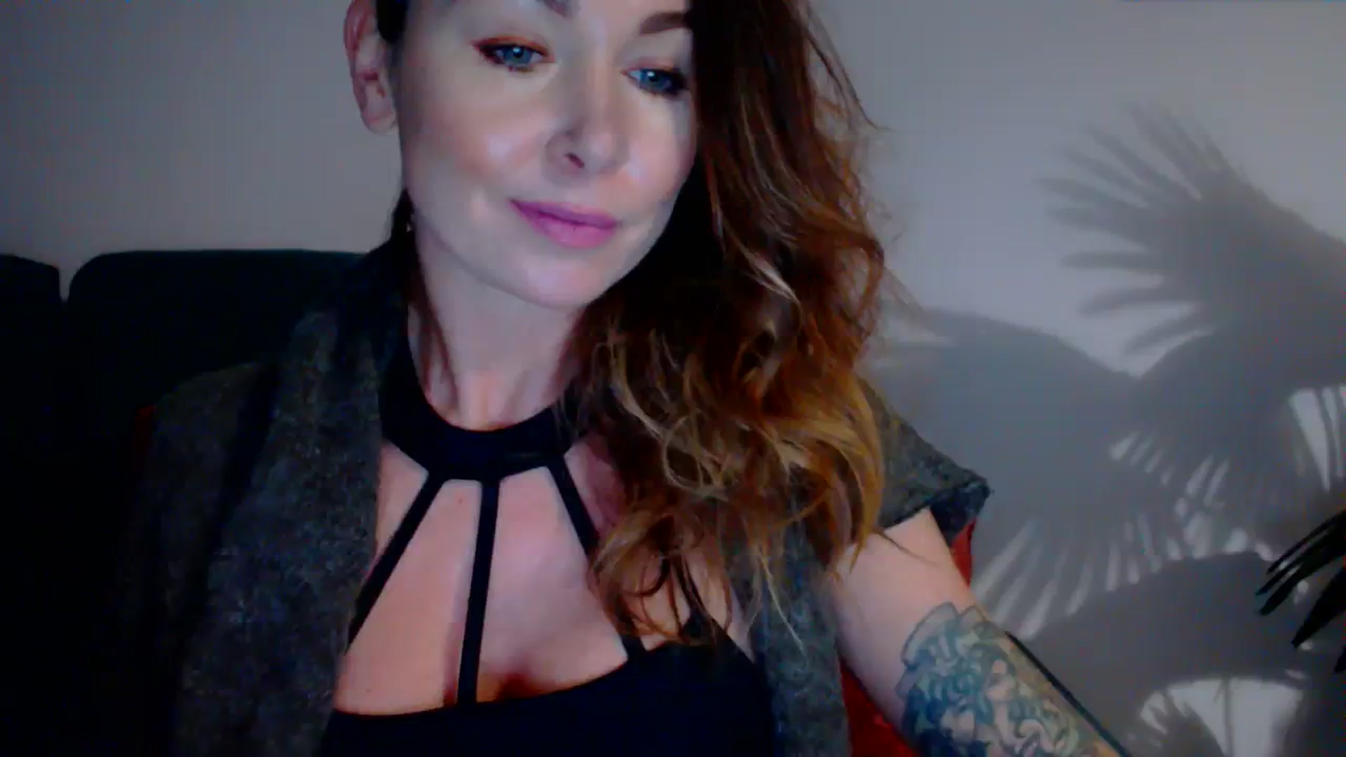 Gallery image thumbnail from Delilah_sweet's myfreecams stream on, 11/23/2023, 16:46 image 19 of 20