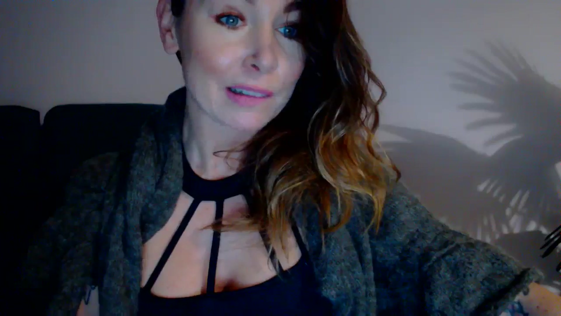 Gallery image thumbnail from Delilah_sweet's myfreecams stream on, 11/23/2023, 16:46 image 6 of 20