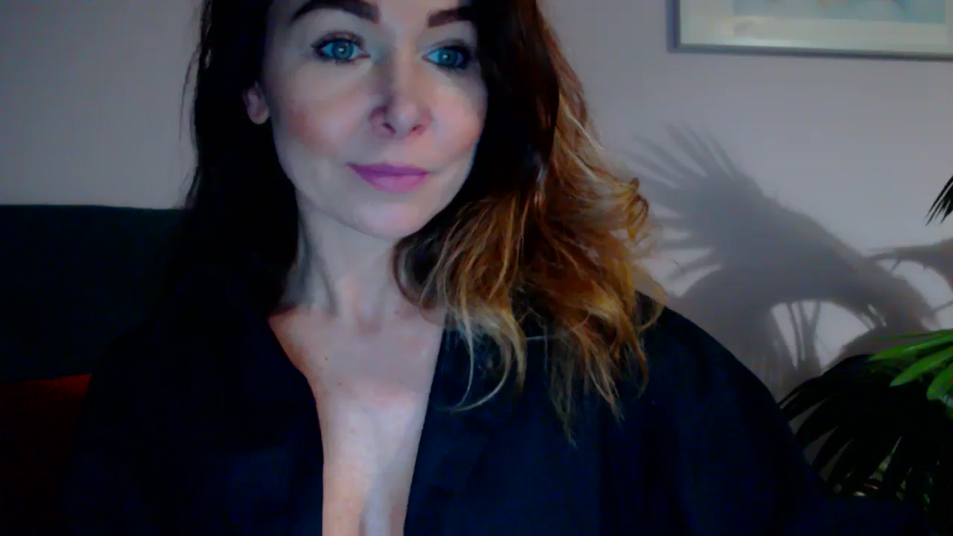 Gallery image thumbnail from Delilah_sweet's myfreecams stream on, 11/27/2023, 17:57 image 2 of 20