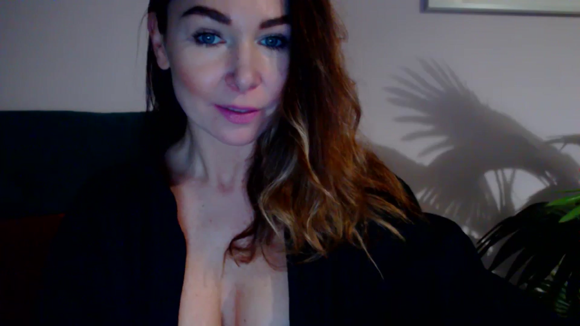 Gallery image thumbnail from Delilah_sweet's myfreecams stream on, 11/27/2023, 18:56 image 13 of 20
