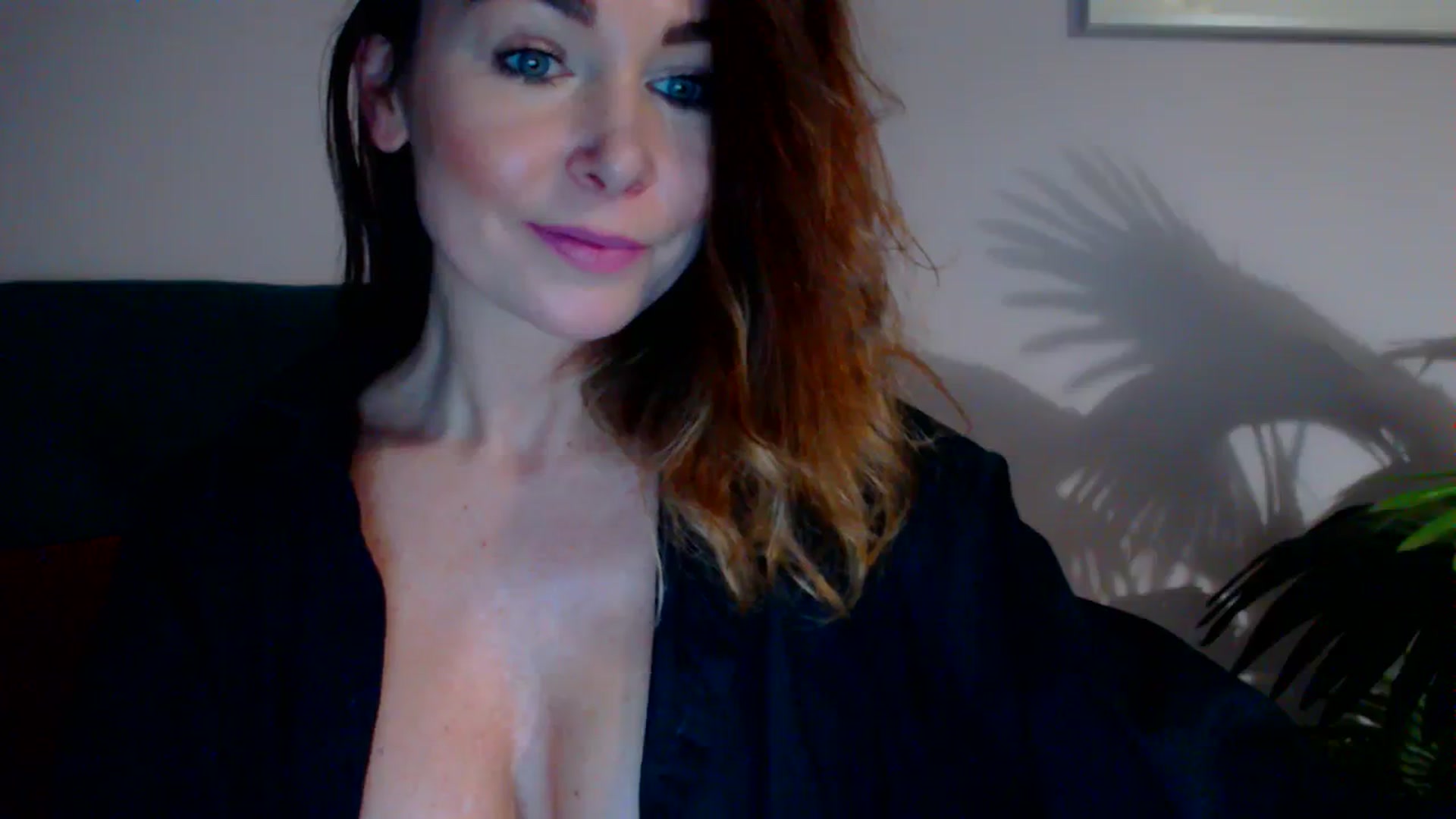 Gallery image thumbnail from Delilah_sweet's myfreecams stream on, 11/27/2023, 18:56 image 3 of 20
