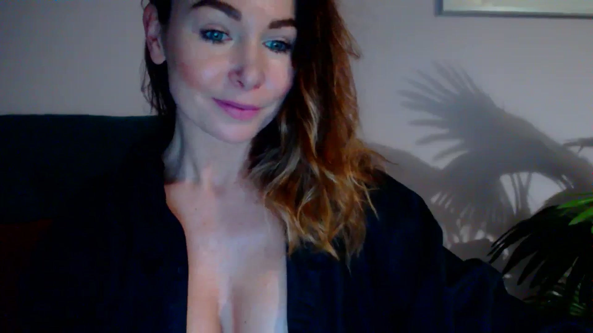 Gallery image thumbnail from Delilah_sweet's myfreecams stream on, 11/27/2023, 18:56 image 6 of 20