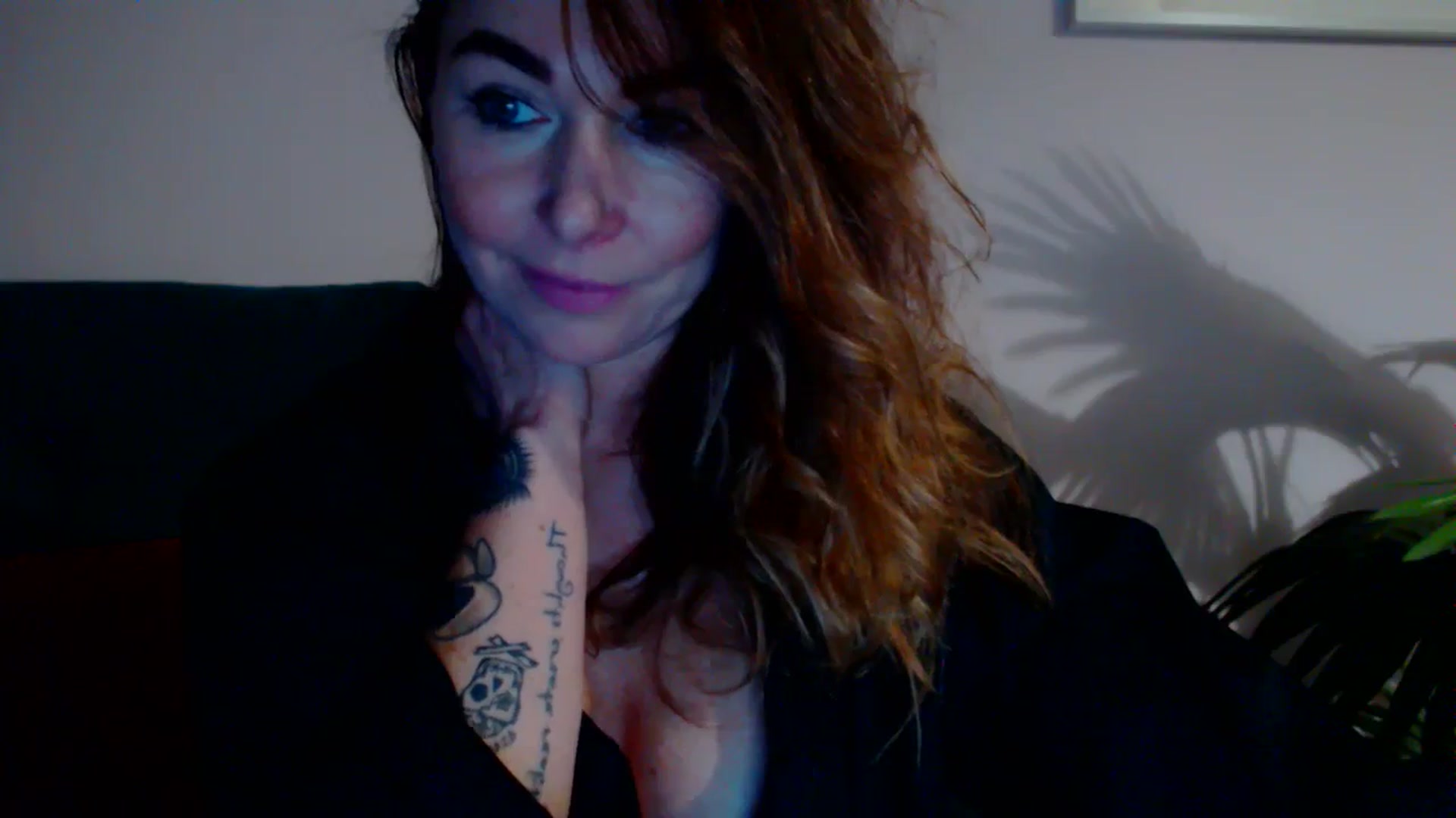 Gallery image thumbnail from Delilah_sweet's myfreecams stream on, 11/27/2023, 18:56 image 15 of 20