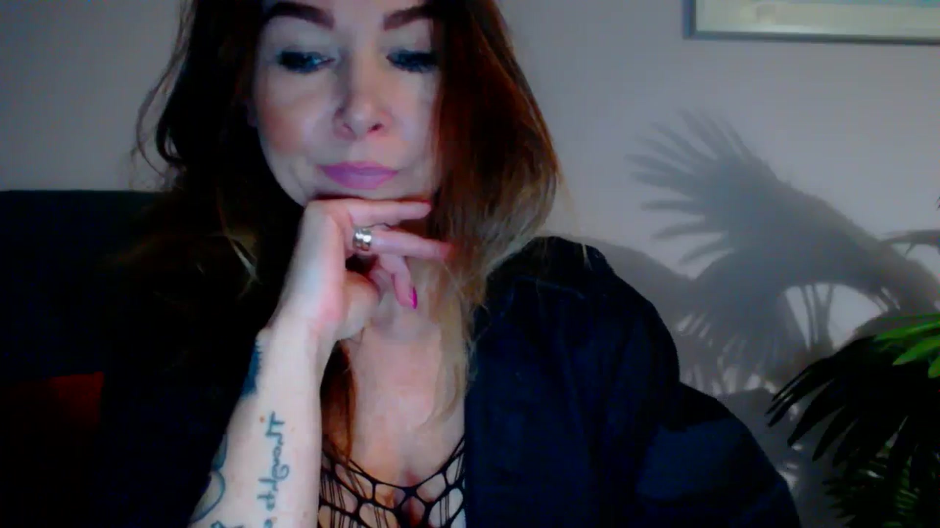 Gallery image thumbnail from Delilah_sweet's myfreecams stream on, 11/28/2023, 17:25 image 12 of 20