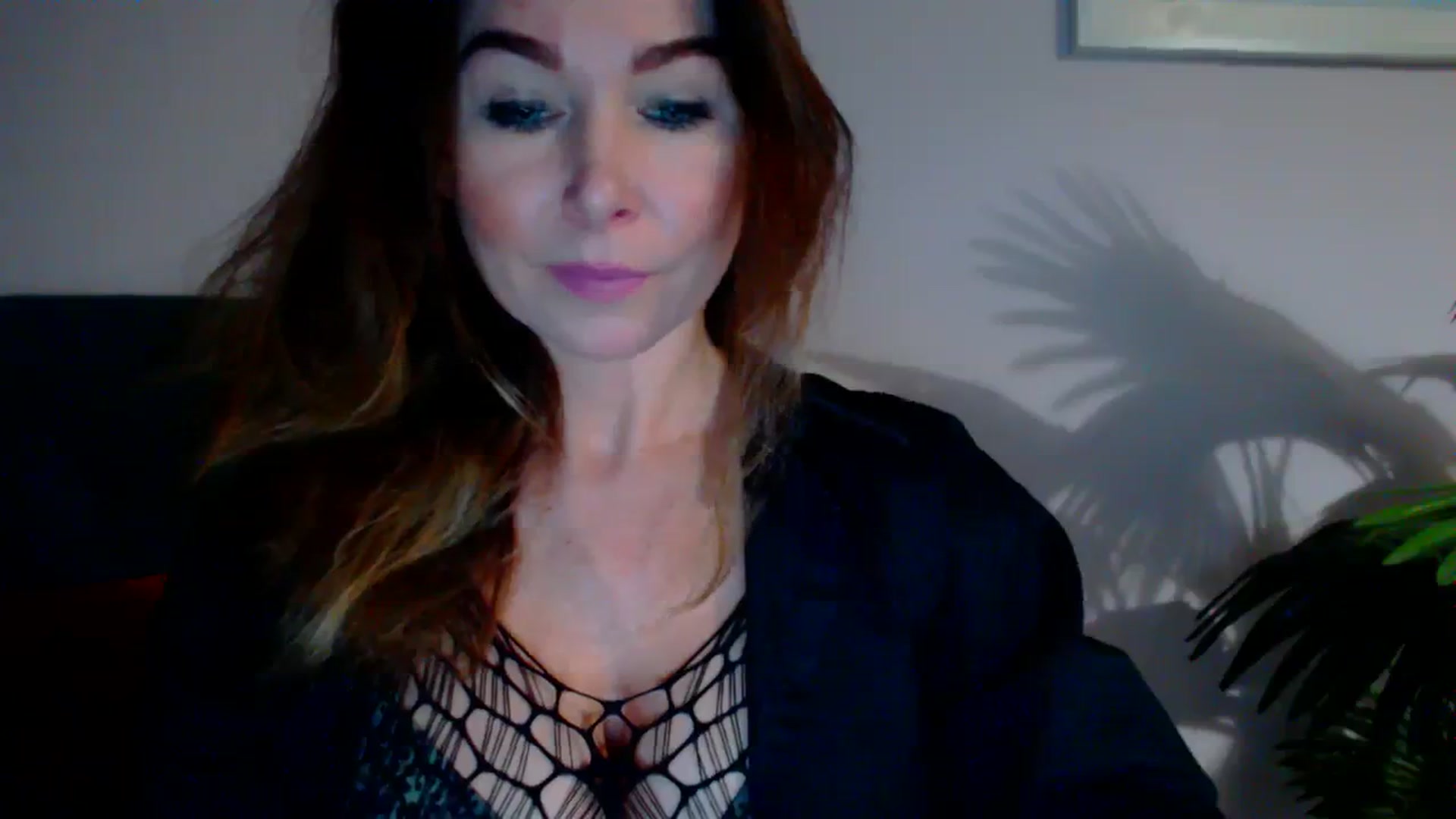 Gallery image thumbnail from Delilah_sweet's myfreecams stream on, 11/28/2023, 17:25 image 9 of 20