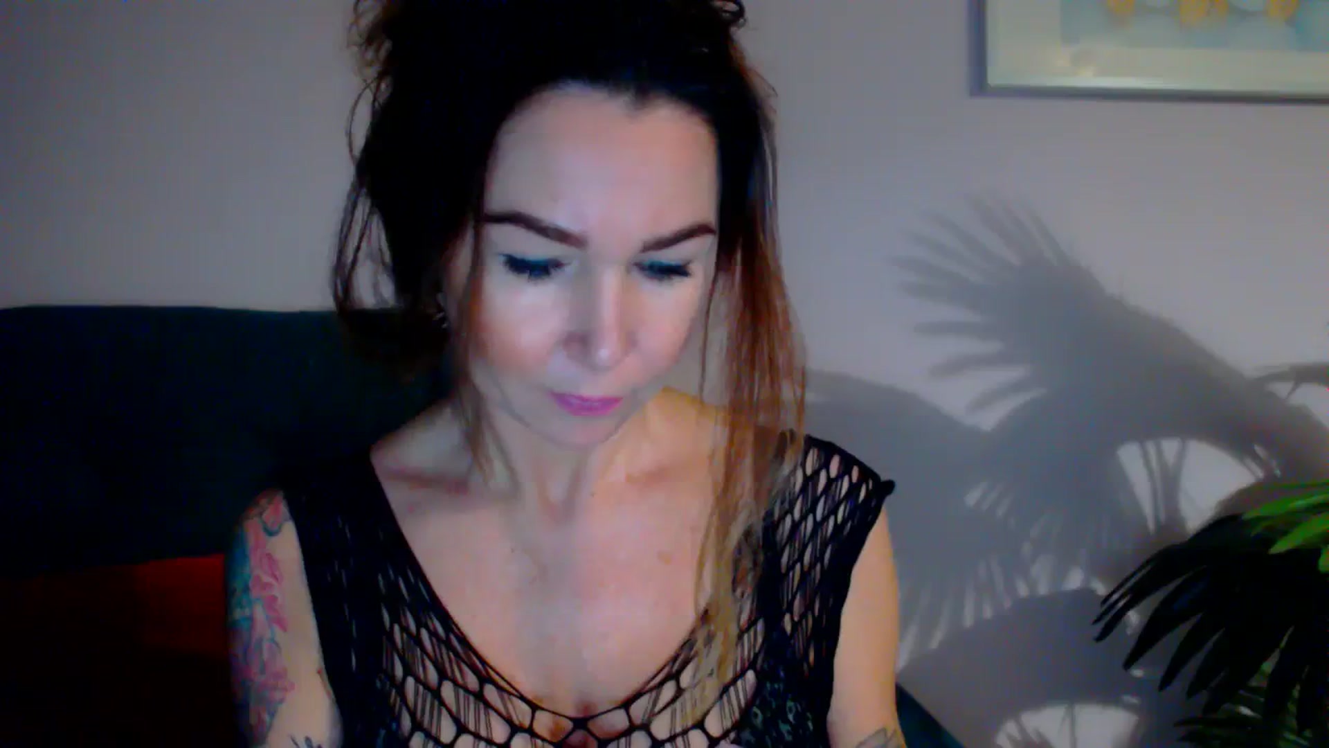 Gallery image thumbnail from Delilah_sweet's myfreecams stream on, 11/28/2023, 17:25 image 5 of 20