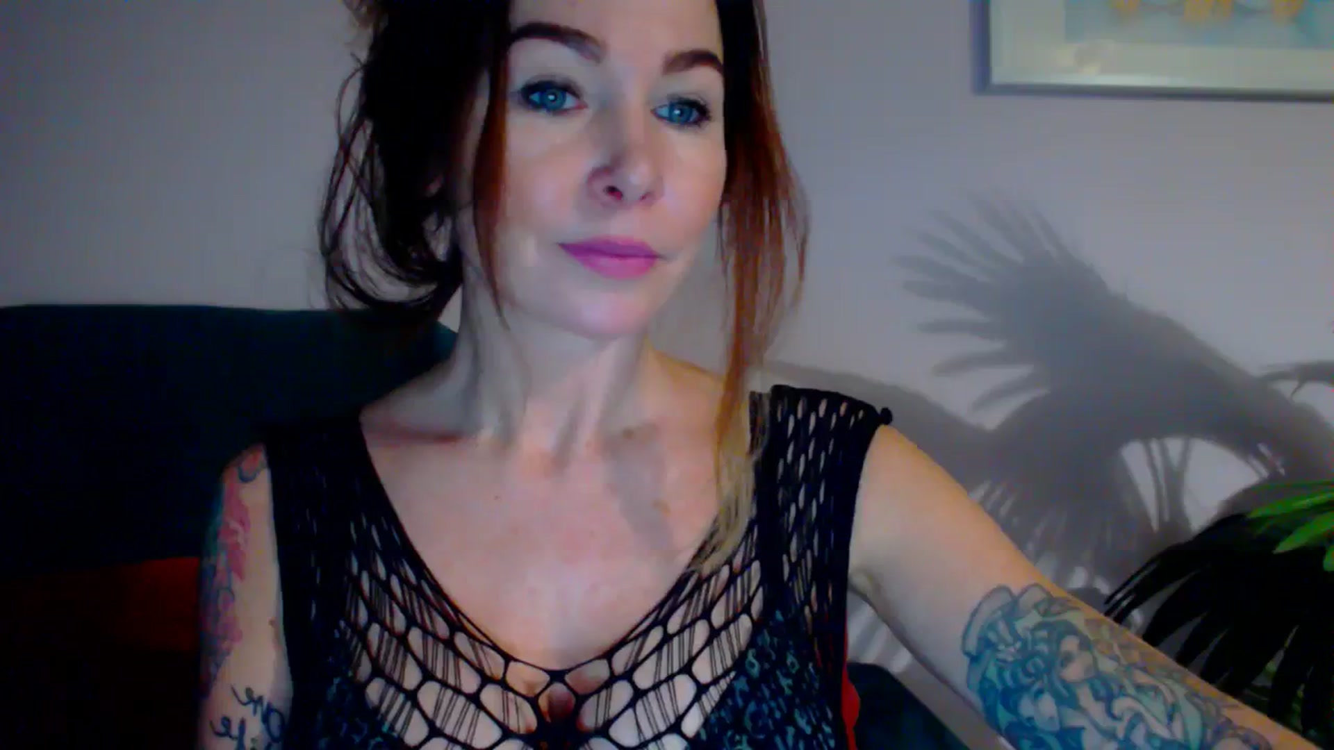 Gallery image thumbnail from Delilah_sweet's myfreecams stream on, 11/28/2023, 17:25 image 3 of 20