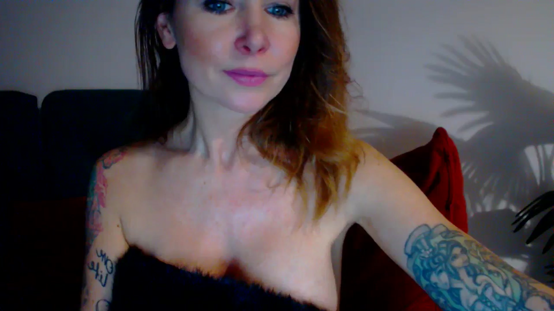 Gallery image thumbnail from Delilah_sweet's myfreecams stream on, 11/28/2023, 19:18 image 9 of 20
