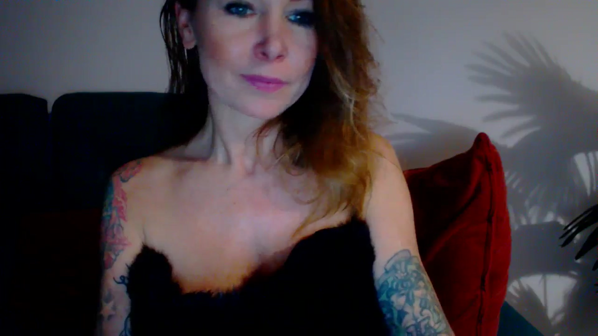 Gallery image thumbnail from Delilah_sweet's myfreecams stream on, 11/28/2023, 19:18 image 5 of 20